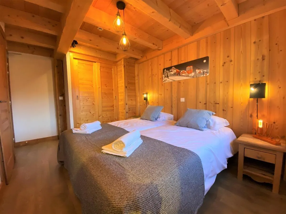 Chalet In Morzine Sleeping 12 With Sauna